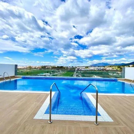 Elegant 2 Bdrm Minimalist W Pool & Bbq *